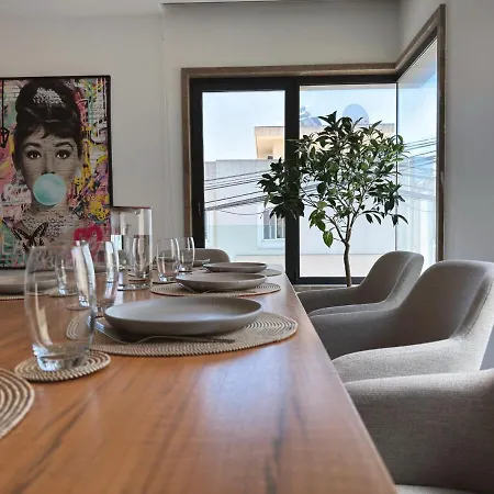 Sky Penthouse, Private Pool & Lights San Ġiljan