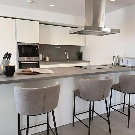 Sky Penthouse, Private Pool & Lights Apartment San Ġiljan