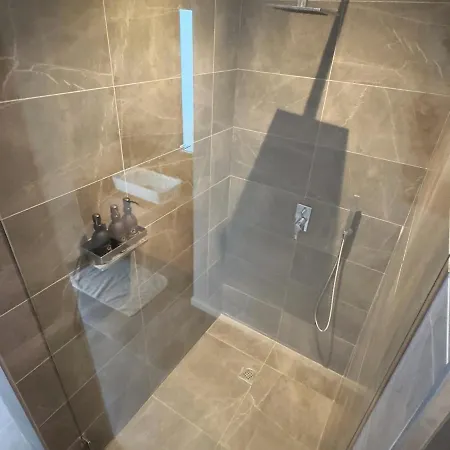 Sky Penthouse, Private Pool & Lights San Ġiljan