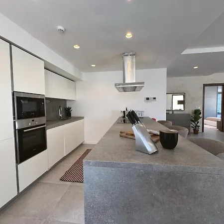 Sky Penthouse, Private Pool & Lights St. Julian's