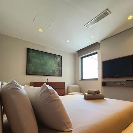 Sky Penthouse, Private Pool & Lights