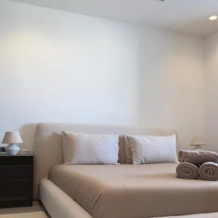 Sky Penthouse, Private Pool & Lights Appartement *