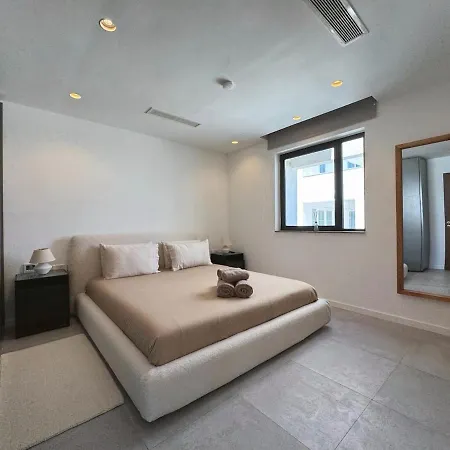 Appartement Sky Penthouse, Private Pool & Lights