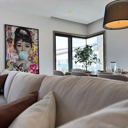 Sky Penthouse, Private Pool & Lights * Saint Julian's