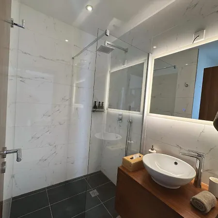 Sky Penthouse, Private Pool & Lights Appartement