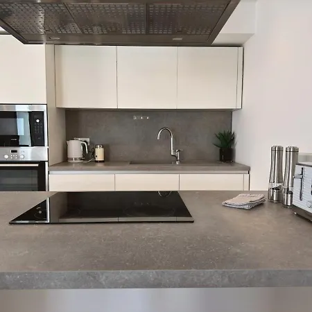 Appartement Sky Penthouse, Private Pool & Lights