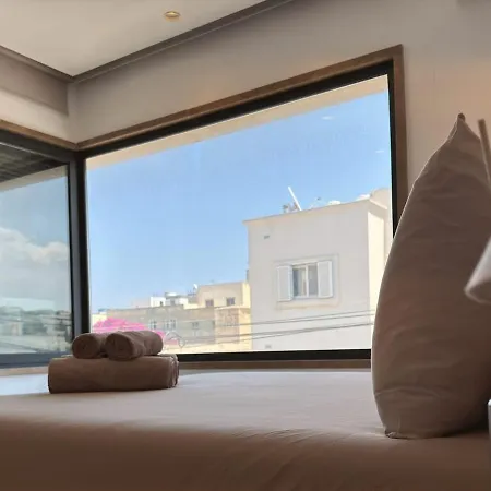 Sky Penthouse, Private Pool & Lights