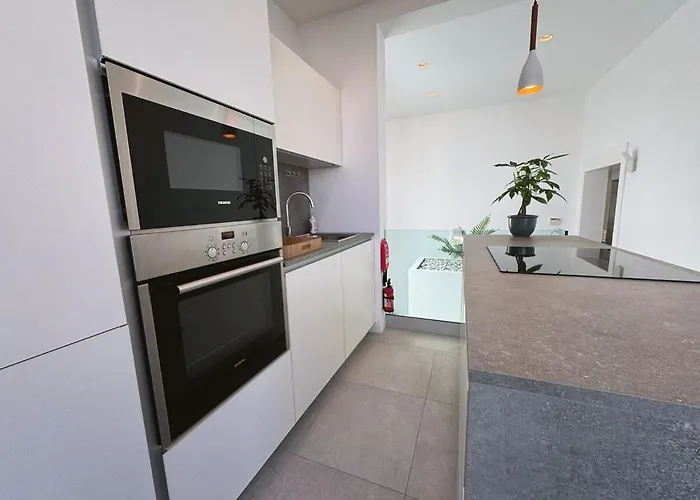 Sky Penthouse, Private Pool & Lights