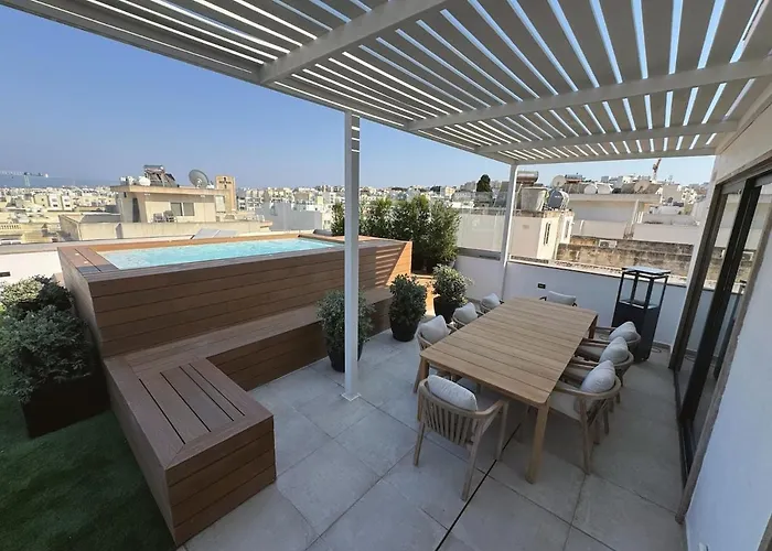 דירה Sky Penthouse, Private Pool & Lights