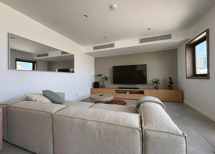 Sky Penthouse, Private Pool & Lights Saint Julian's