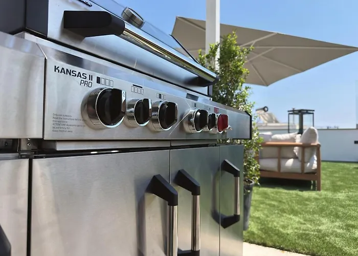 דירה Sky Penthouse, Private Pool & Lights