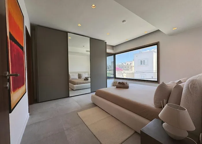 Sky Penthouse, Private Pool & Lights * Saint Julian's