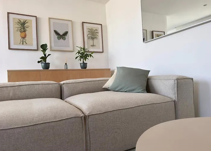 Sky Penthouse, Private Pool & Lights דירה *