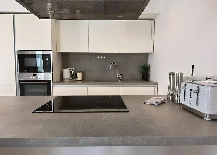 Διαμέρισμα Sky Penthouse, Private Pool & Lights