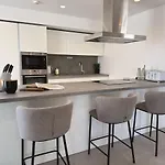 Mil By Homega, Sky Penthouse With Private Pool アパート Saint Julian's