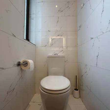 Daire Sky Penthouse, Private Pool & Lights