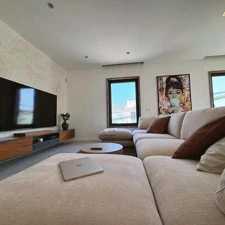 Sky Penthouse, Private Pool & Lights