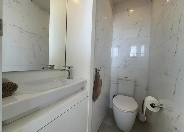 Sky Penthouse, Private Pool & Lights San Ġiljan