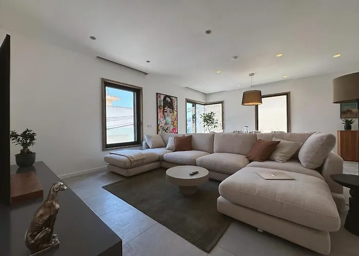 Sky Penthouse, Private Pool & Lights Appartement *